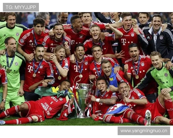 拜仁慕尼黑关键战崩盘,表面强势难掩防守漏洞与稳定性承压 拜仁慕尼黑关键战崩盘,表面强势难掩防守漏洞与稳定性承压