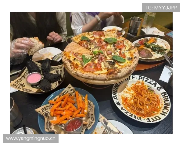 苏亚雷斯训练完回家吃晚饭，餐桌上摆着三块牛排、两盘意面，还有一整只烤鸡——这还是他“控制饮食”的样子？