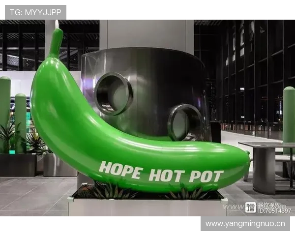 巴洛特利新豪宅旁边竟然开了个平价火锅店，这反差太绝了！